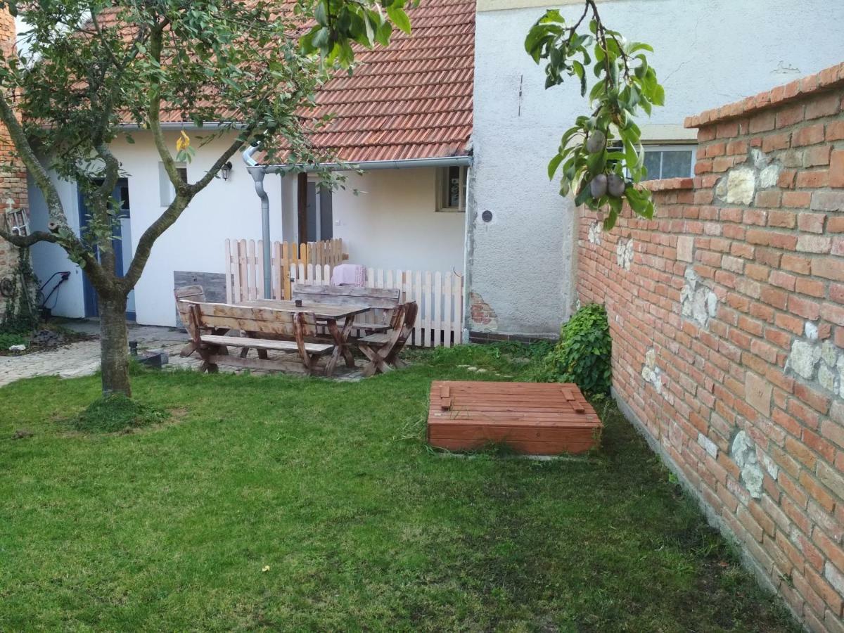 Holiday home Ubytovani U Lomu *